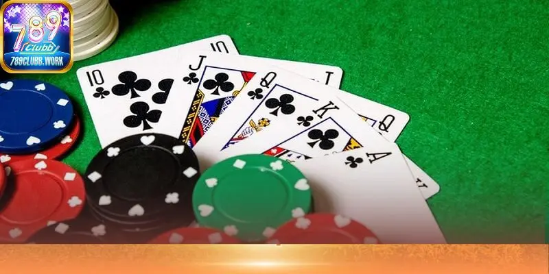 Việc có được các bộ bài mạnh như thùng phá sảnh hay tứ quý là cực kỳ hiếm